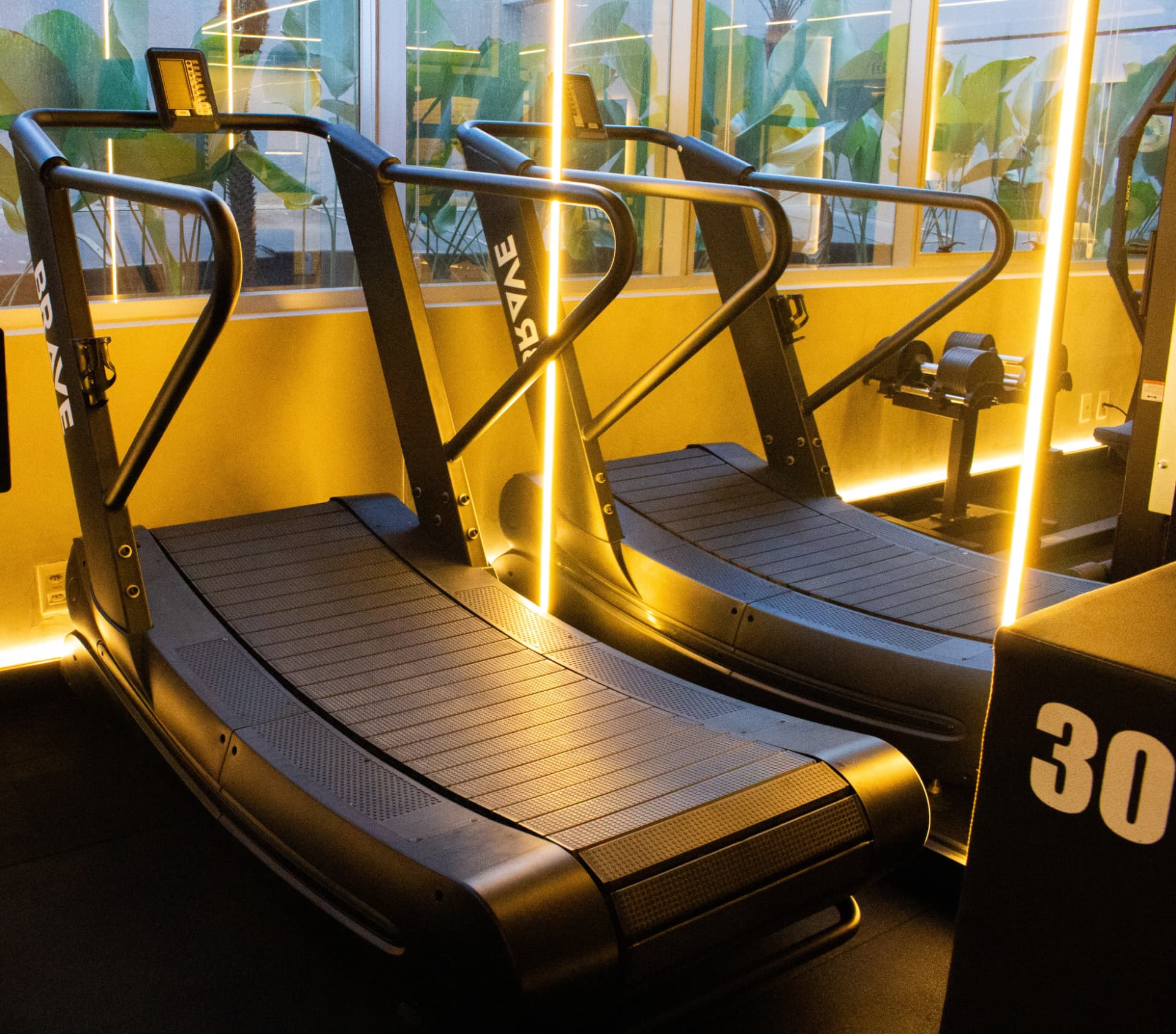 Esteiras curvas para testes de corrida e performance